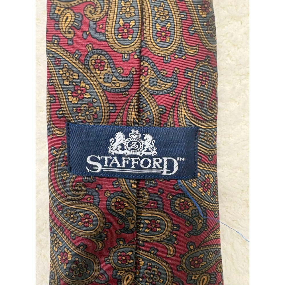 Stafford Tie Necktie Mens Burgundy Excellent Silk Paisley Woven Made in USA - Picture 3 of 4